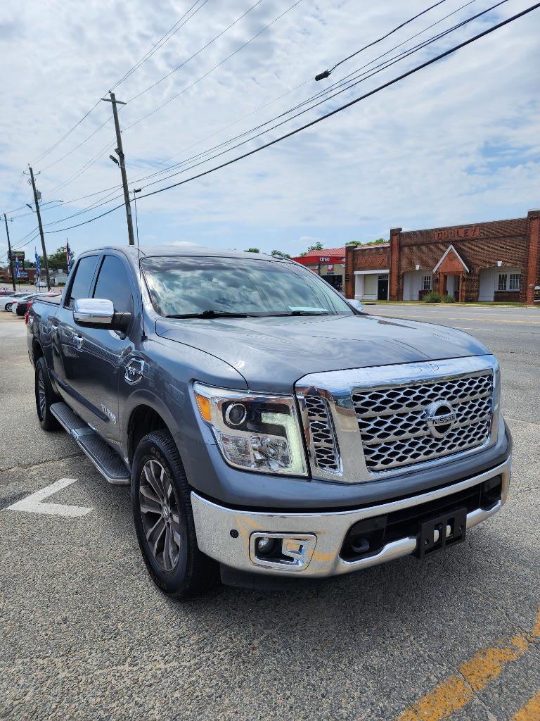 2017 Nissan Titan SL