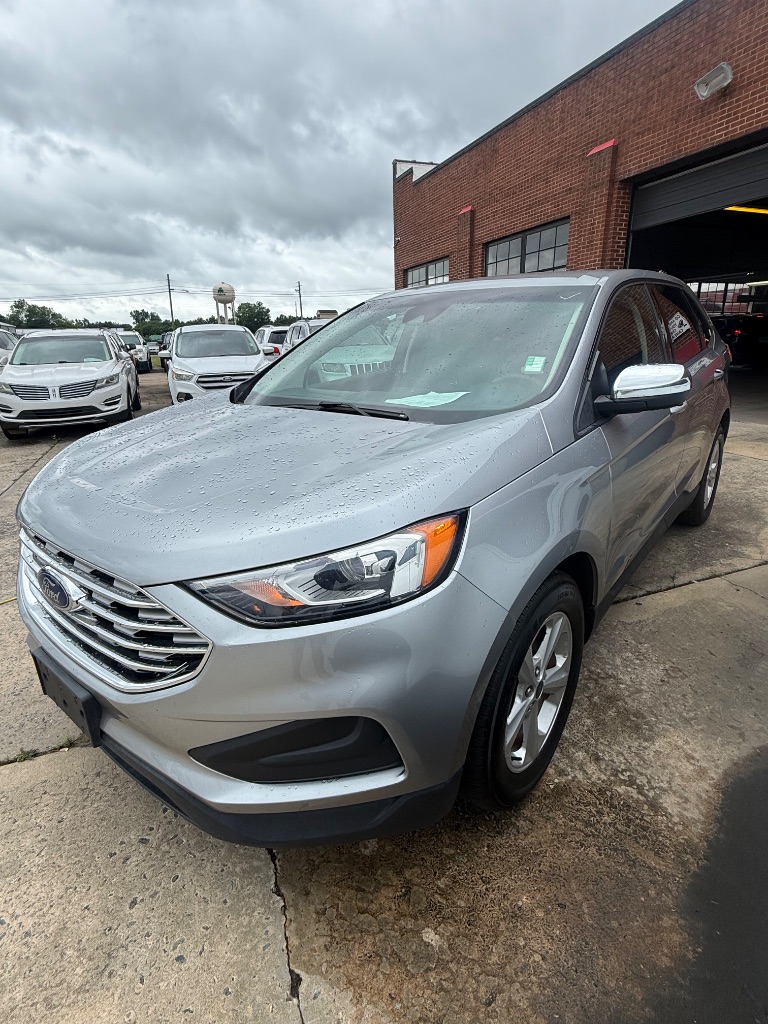 2020 Ford Edge SE's photo