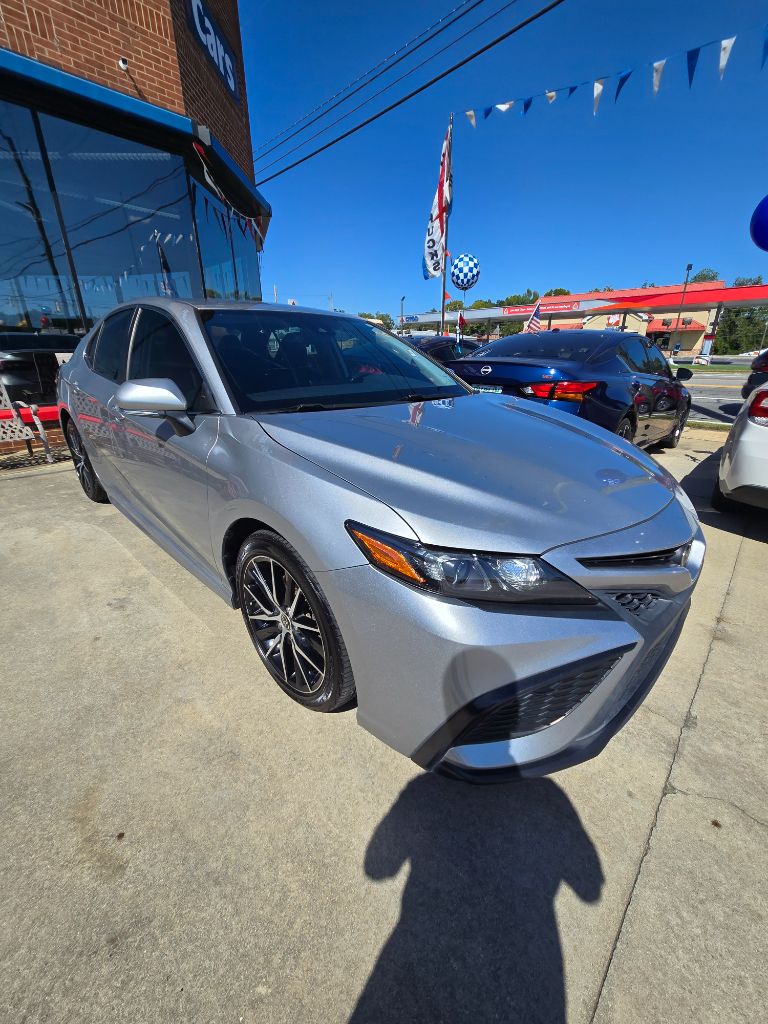2022 Toyota Camry SE
